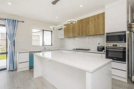 Photo of property in 10 Matahae Drive, Flat Bush, Auckland, 2019