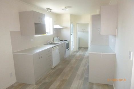 Photo of property in 7 Kemp Road, Massey, Auckland, 0614