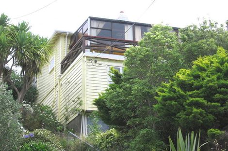 Photo of property in 2 Eden Street, Island Bay, Wellington, 6023