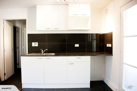 Photo of property in 11 Nea Place, Hillcrest, Auckland, 0627