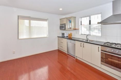 Photo of property in 55 Saralee Drive, Manurewa, Auckland, 2105