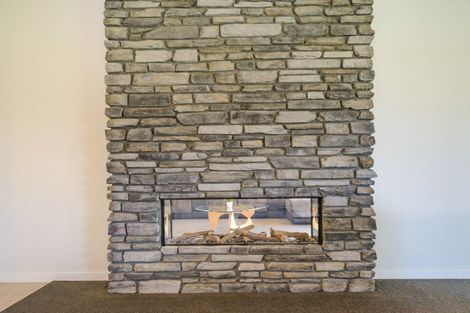 Photo of property in 33 Hartwell Drive, Kelvin Grove, Palmerston North, 4470