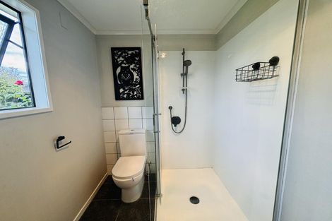 Photo of property in 50 Hillcrest Drive, Kelvin Grove, Palmerston North, 4414