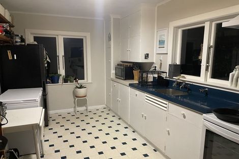 Photo of property in 31 Garden Road, Northland, Wellington, 6012