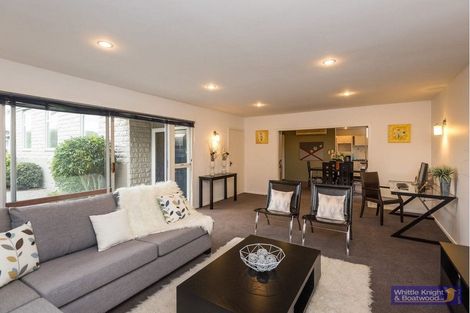 Photo of property in 27 Highfield Place, Avonhead, Christchurch, 8042