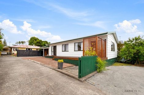 Photo of property in 42 Godley Road, Green Bay, Auckland, 0604