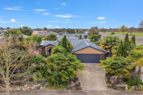 Photo of property in 2 Saxon Woods Drive, Rototuna North, Hamilton, 3210