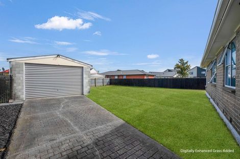 Photo of property in 25 Lambeth Crescent, Northcote, Christchurch, 8052