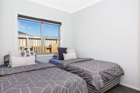Photo of property in 21 Rotorua Grove, Aotea, Porirua, 5024