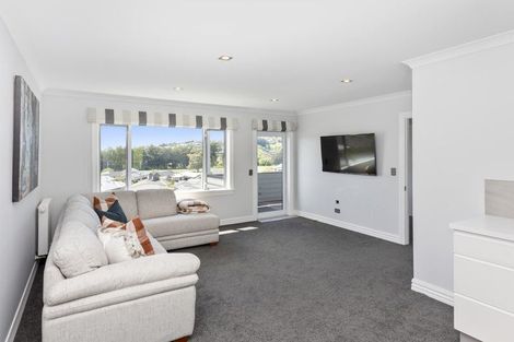 Photo of property in 6 Rushden Rise, Westmorland, Christchurch, 8025