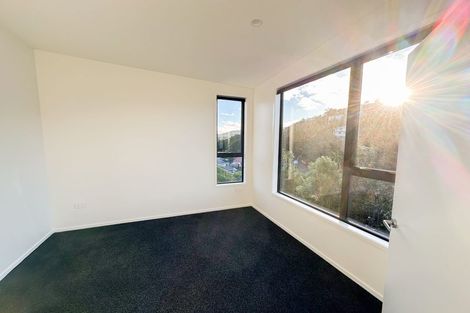 Photo of property in 4 Black Rock Road, Newlands, Wellington, 6037