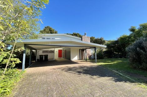 Photo of property in 14 Totara Grove, Hillcrest, Auckland, 0627