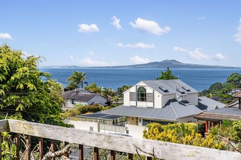 Photo of property in 40 Montgomery Avenue, Rothesay Bay, Auckland, 0630