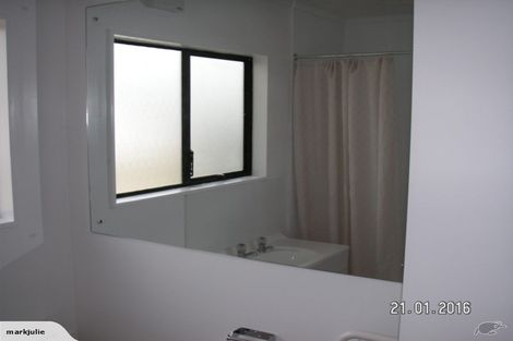 Photo of property in 63 Hillcrest Drive, Kelvin Grove, Palmerston North, 4414