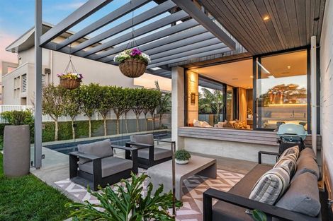 Photo of property in 41 Craig Road, Milford, Auckland, 0620