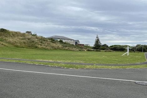 Photo of property in 16 Longbeach Drive, Castlecliff, Wanganui, 4501