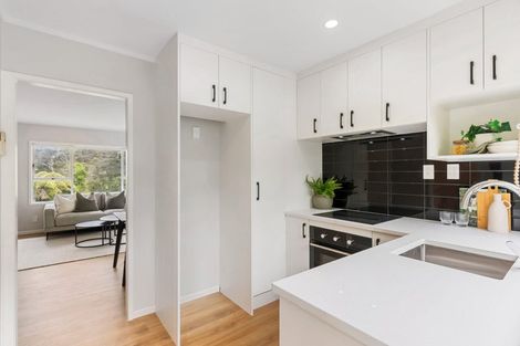 Photo of property in 2/17 Emirau Place, Glenfield, Auckland, 0629