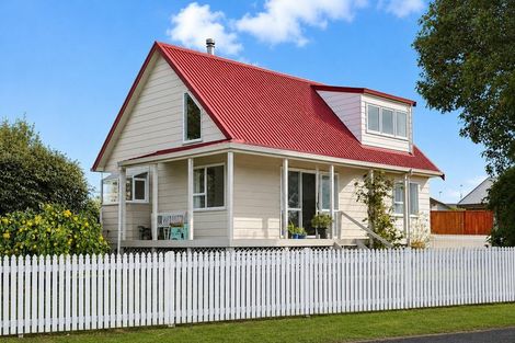 Photo of property in 9 Garland Drive, St Andrews, Hamilton, 3200