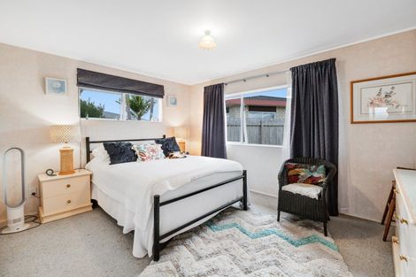 Photo of property in 96a Lakeside Drive, Orewa, 0931
