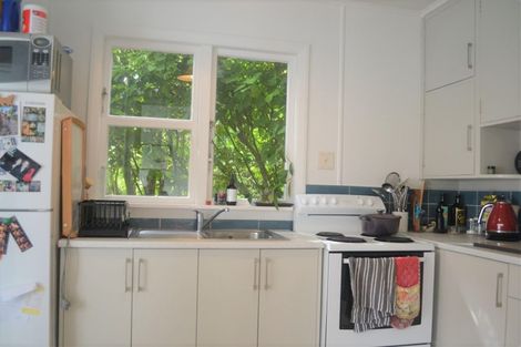 Photo of property in 15 Creswick Terrace, Northland, Wellington, 6012