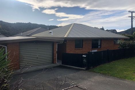 Photo of property in 155 Waikawa Road, Picton, 7220