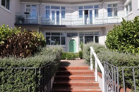Photo of property in Fountain Court, 16/48u Oriental Parade, Oriental Bay, Wellington, 6011