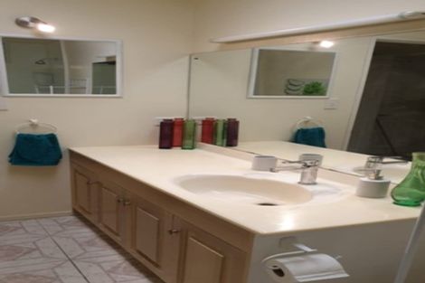 Photo of property in 22 Kuripaka Crescent, The Gardens, Auckland, 2105