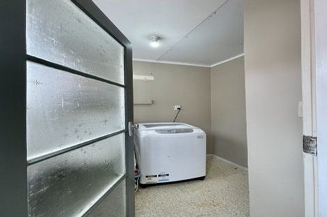 Photo of property in 146u1 Newlands Road, Newlands, Wellington, 6037