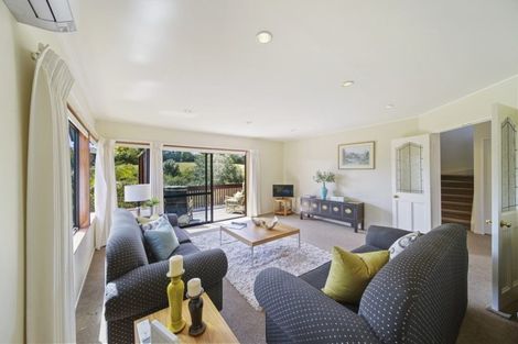 Photo of property in 93a Botany Road, Botany Downs, Auckland, 2010