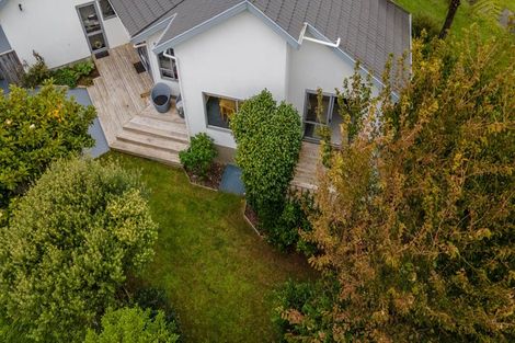 Photo of property in 2 Myers Grove, Churton Park, Wellington, 6037