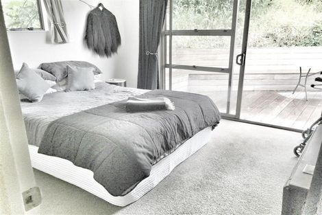 Photo of property in 168a Scenic Drive, Titirangi, Auckland, 0604