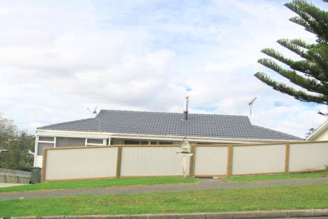 Photo of property in 26 Roick Parade, Glen Eden, Auckland, 0602