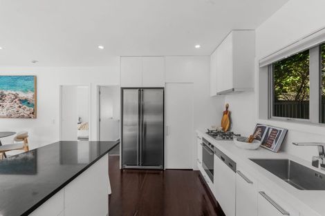 Photo of property in 14 Whitfield Street, Sumner, Christchurch, 8081