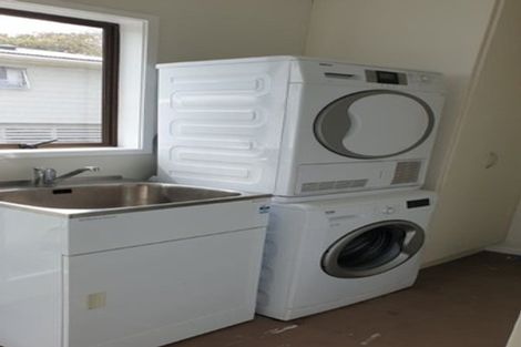 Photo of property in 14 Packham Place, Beach Haven, Auckland, 0626