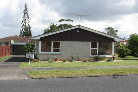 Photo of property in 2/61 Cardiff Road, Pakuranga, Auckland, 2010