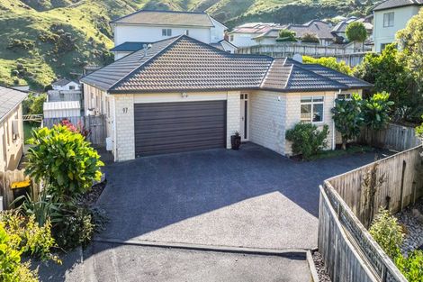 Photo of property in 97 Amesbury Drive, Churton Park, Wellington, 6037