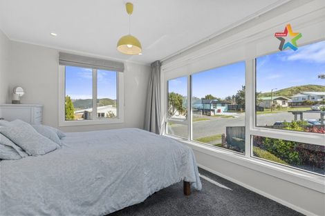 Photo of property in 18 Kaitangata Crescent, Kelson, Lower Hutt, 5010