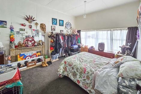 Photo of property in 25 Pakington Street, Westport, 7825
