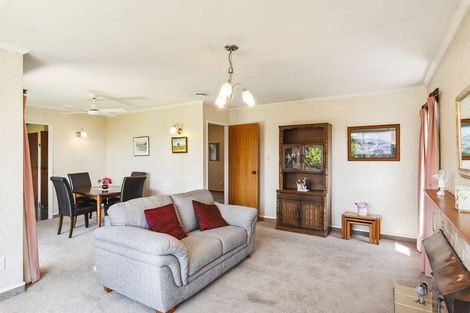 Photo of property in 50b Rewarewa Crescent, Waikanae, 5036