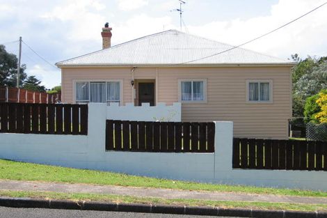 Photo of property in 30 Parker Avenue, New Lynn, Auckland, 0600