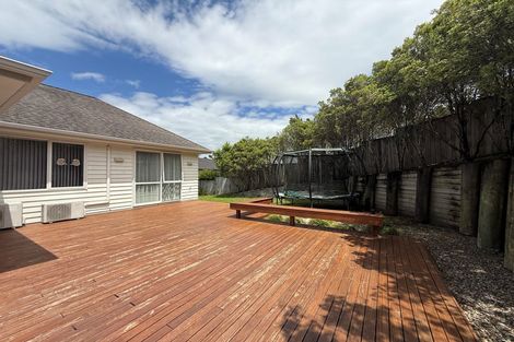 Photo of property in 66 Harrowglen Drive, Northcross, Auckland, 0630