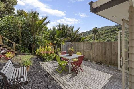 Photo of property in 39 Glenesk Road, Piha, New Lynn, 0772