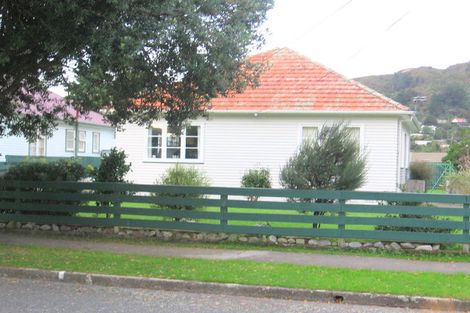 Photo of property in 6 Durham Crescent, Fairfield, Lower Hutt, 5011