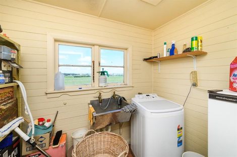 Photo of property in 56 Wightman Road, Sanson, Palmerston North, 4479