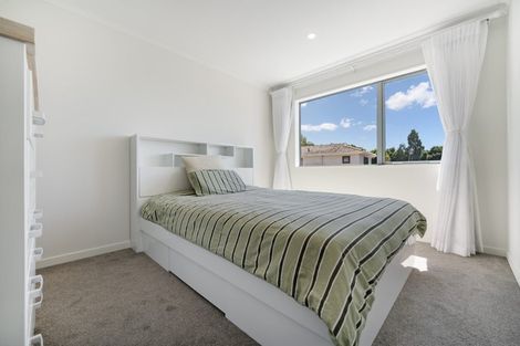 Photo of property in 7/11 Celeste Place, Totara Vale, Auckland, 0627