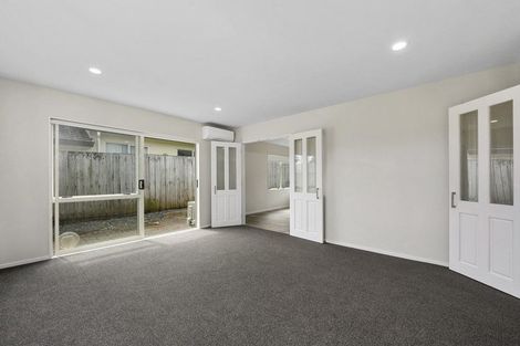Photo of property in 27 Calypso Way, Unsworth Heights, Auckland, 0632