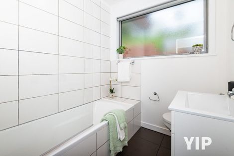 Photo of property in 137a Newlands Road, Newlands, Wellington, 6037