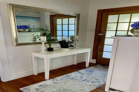 Photo of property in 1/135 Onewa Road, Northcote, Auckland, 0627