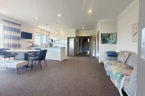 Photo of property in 32 Sumner Terrace, Aotea, Porirua, 5024