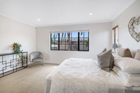 Photo of property in 1/24 James Street, Bayview, Auckland, 0629